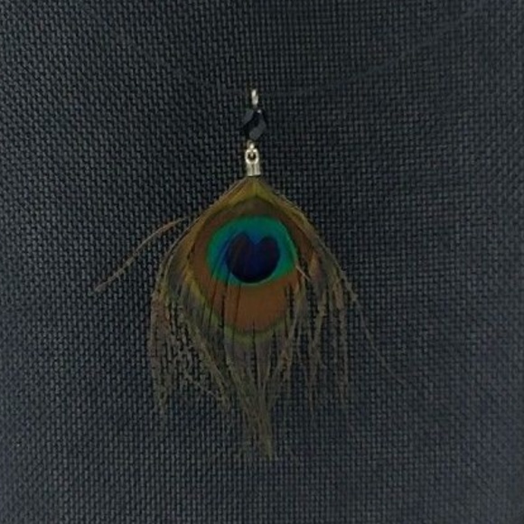 Nylon Cord Necklace With Peacock Feather Pendant - Picture 3 of 3
